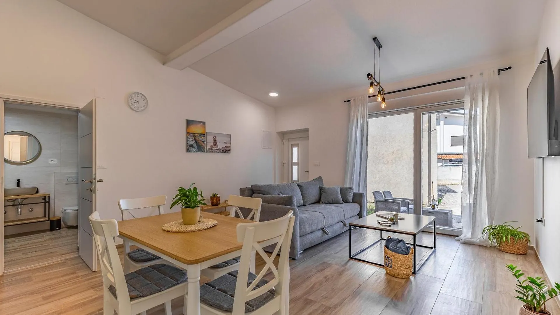 Apartman Oscar ميدولين